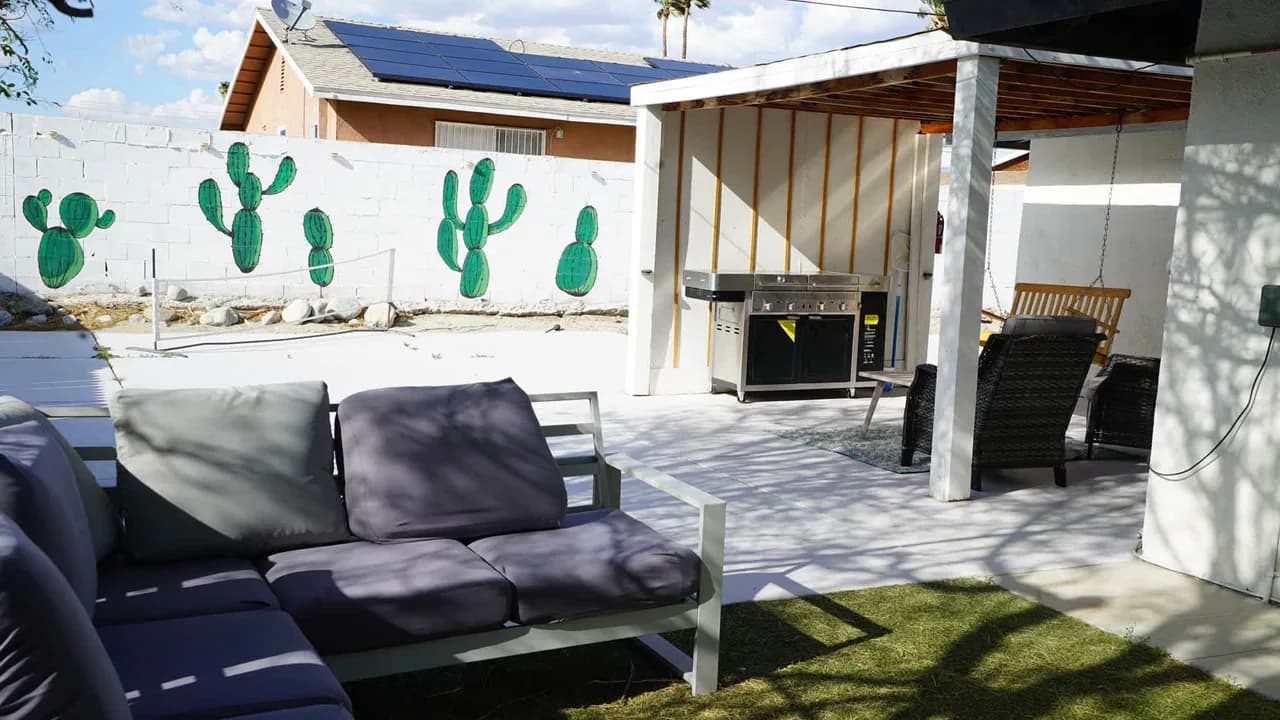 Modern Retreat House in Palm Springs photo 3