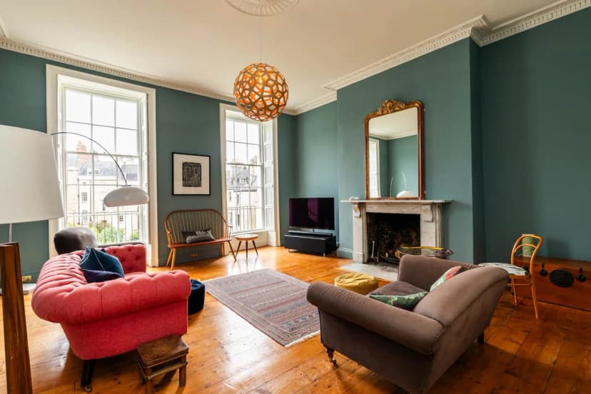 Georgian Townhouse with Garden near Royal Crescent