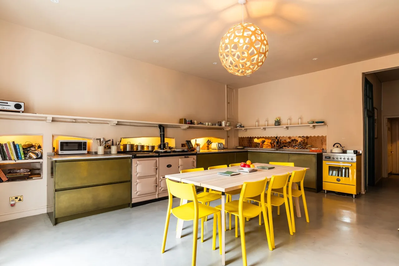 Elegant Georgian Townhouse with Garden in Bath photo 3