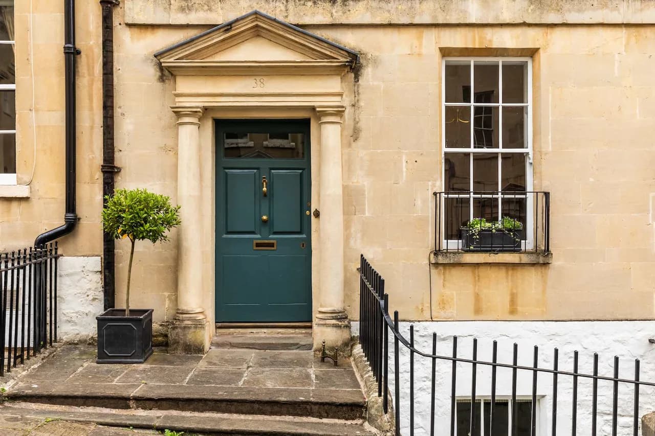 Elegant Georgian Townhouse with Garden in Bath photo 5