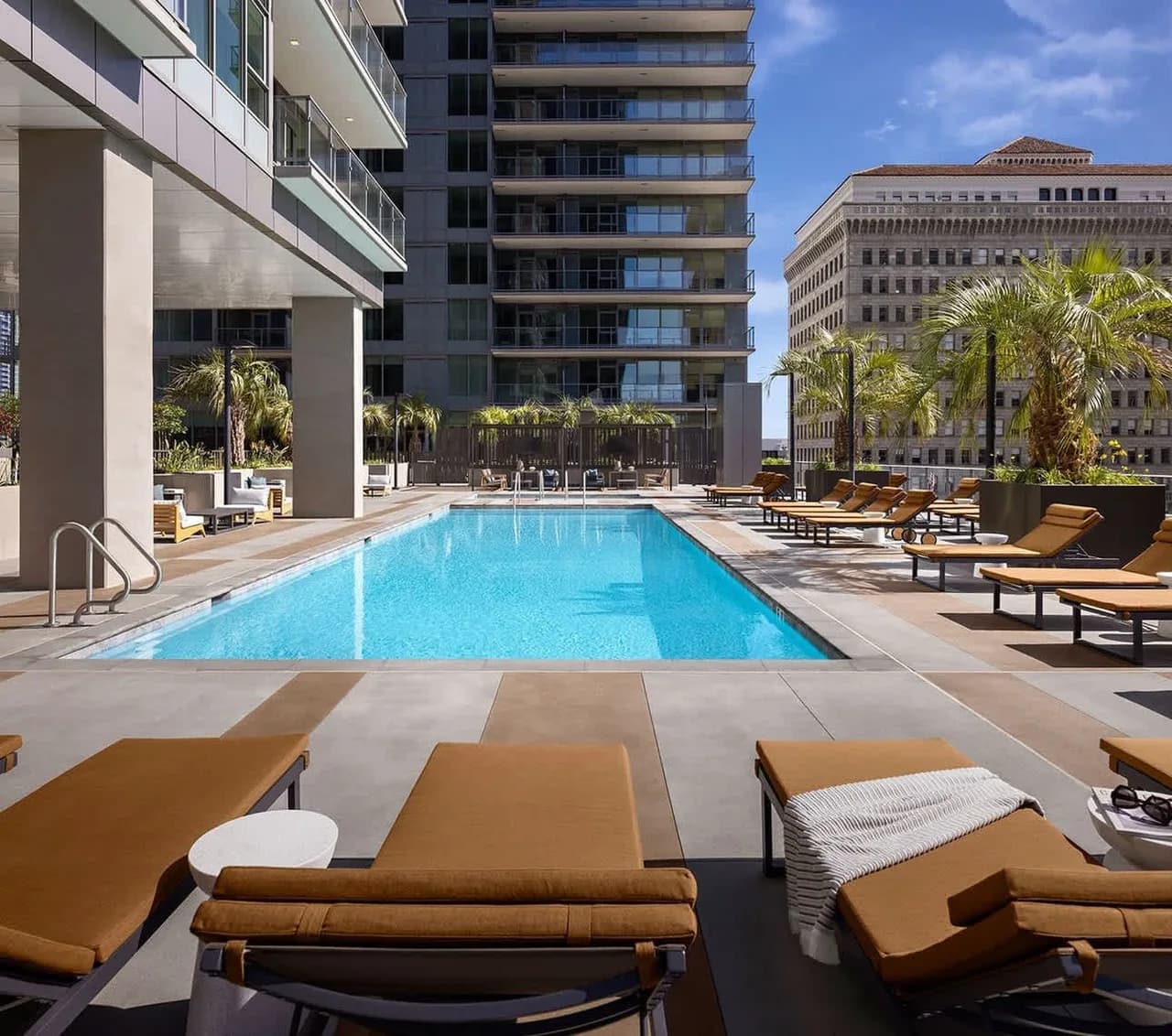 Contemporary Apartment Near Gaslamp in San Diego photo 5