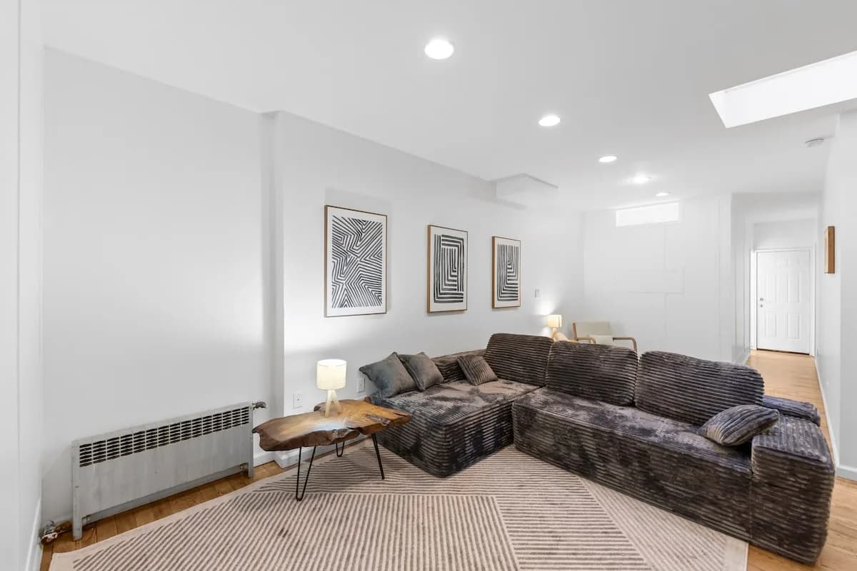 Spacious Pet-Friendly Apartment in New York City photo 2