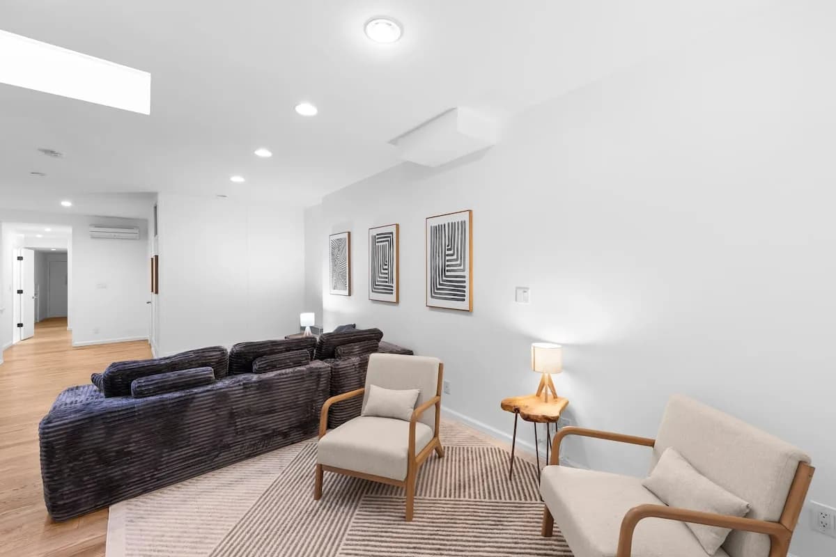 Spacious Pet-Friendly Apartment in New York City photo 3