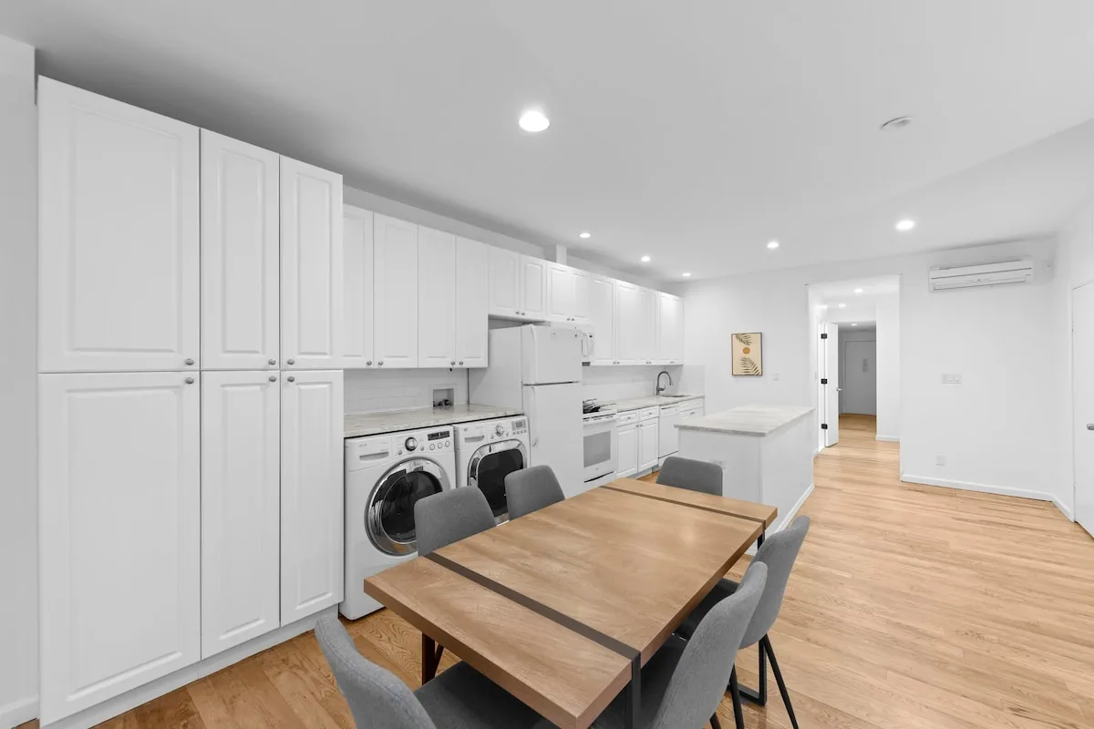 Spacious Pet-Friendly Apartment in New York City photo 5