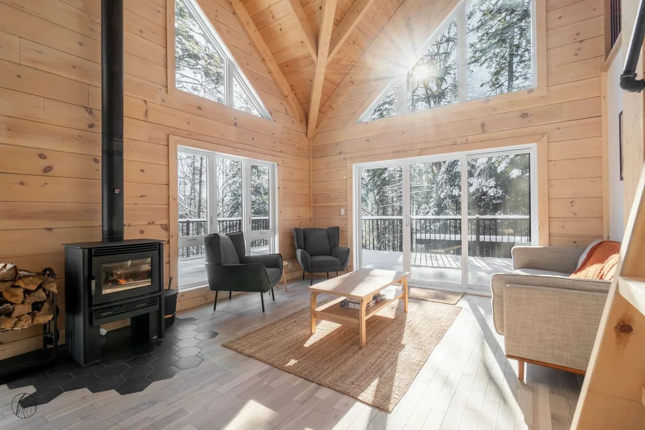 Spa Chalet with Billiards in Quebec photo 5