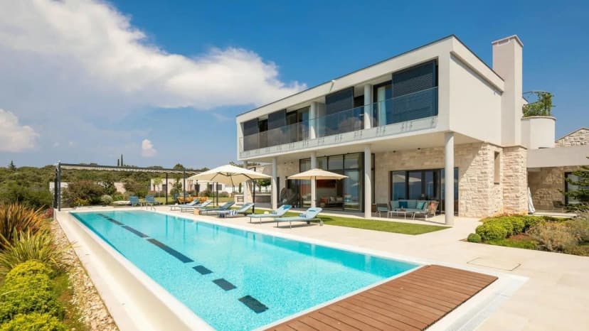 Grand Villa With Shaded Veranda
