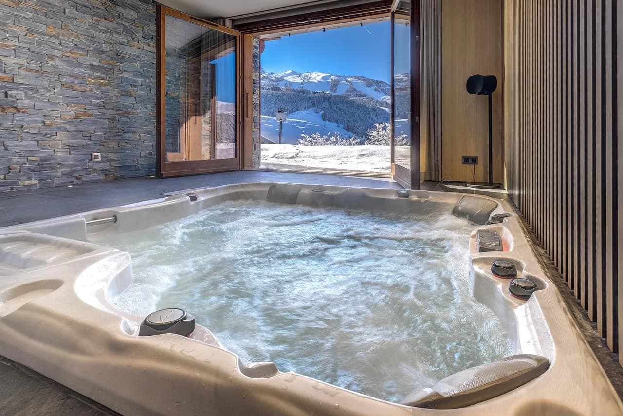 Modern Chalet Near Courchevel's Sunny Resort photo 3