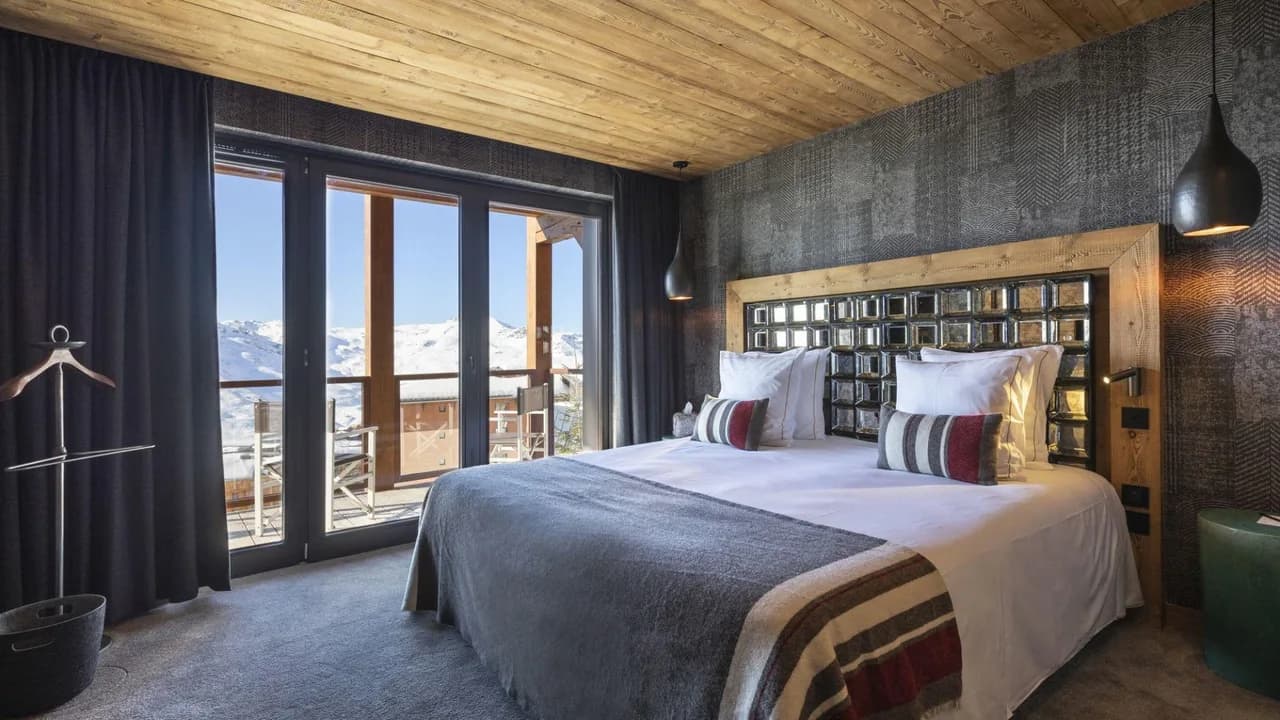 Alpine Escape With Private Jacuzzi photo 3