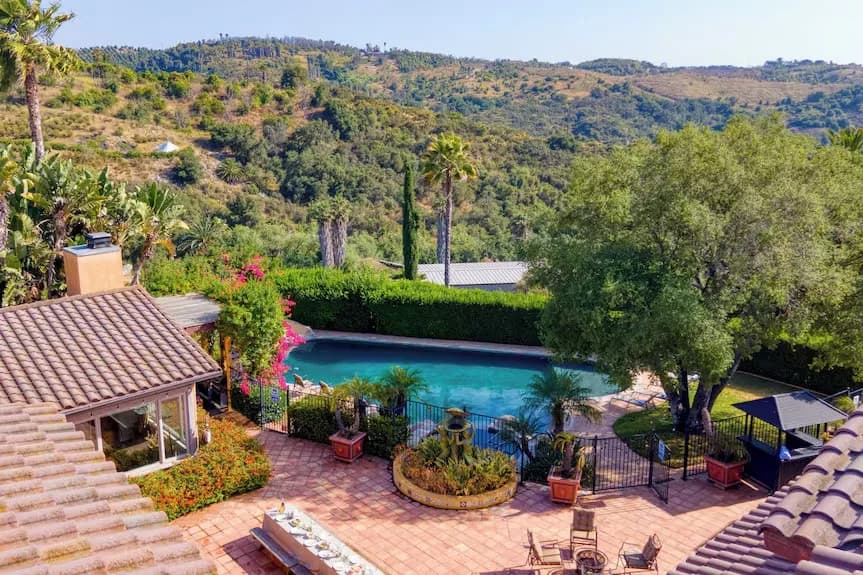 Sprawling Tuscan Villa in California photo 2