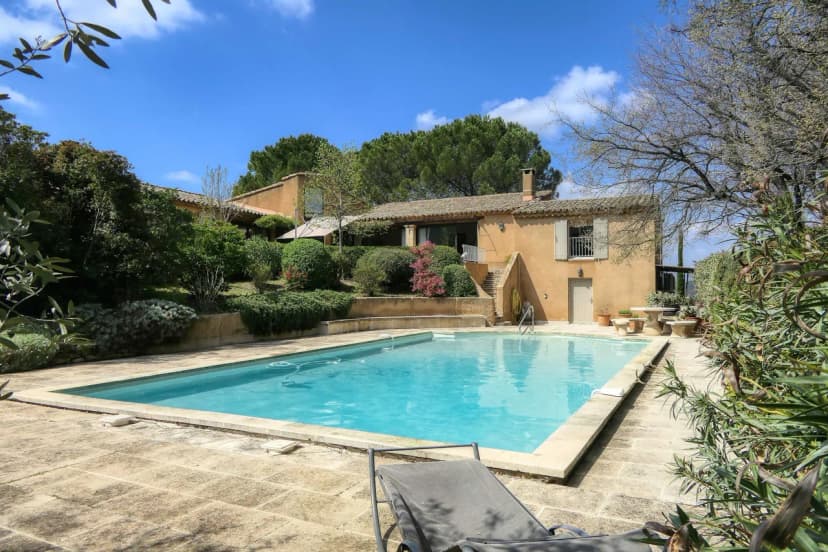 Villa Maquis
