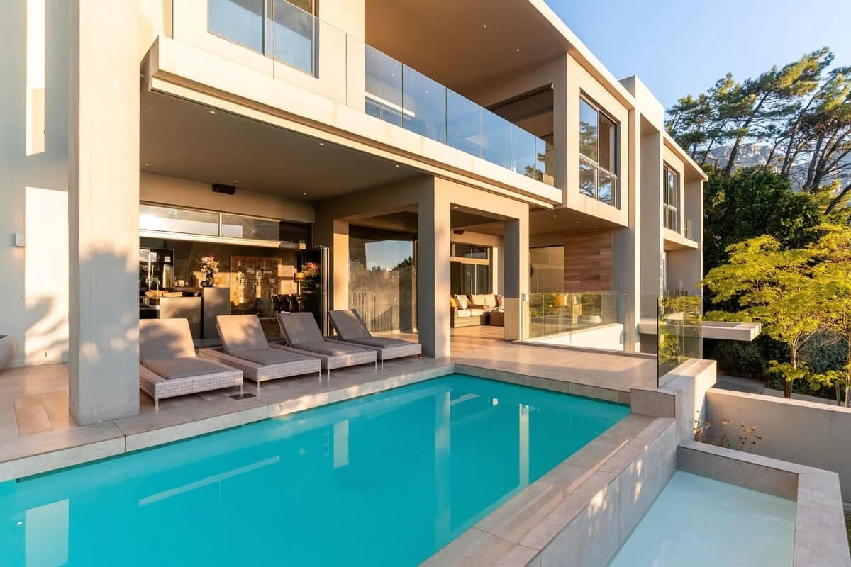 Beach View Designer Villa in Camps Bay photo 2