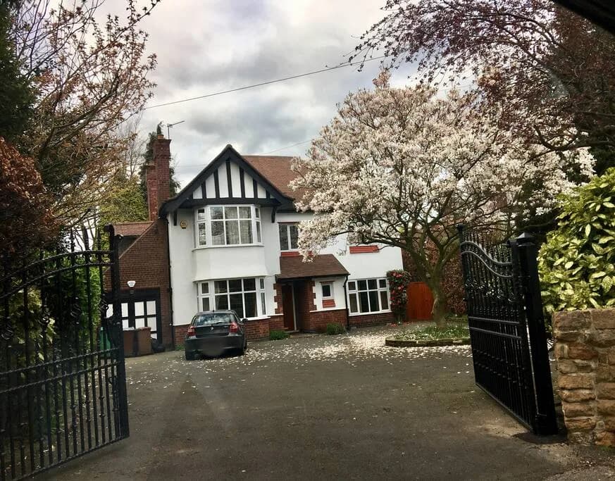 City View Family House in England photo 2