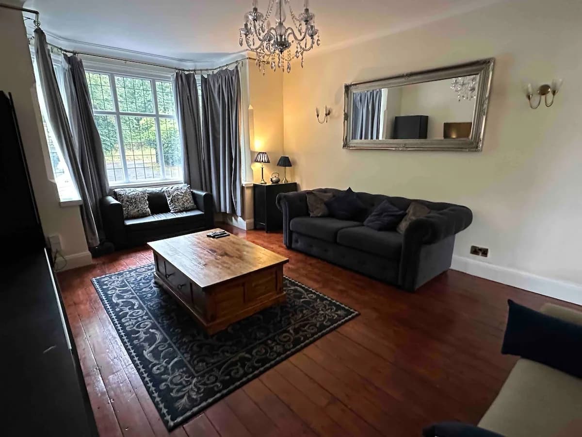 City View Family House in England photo 4
