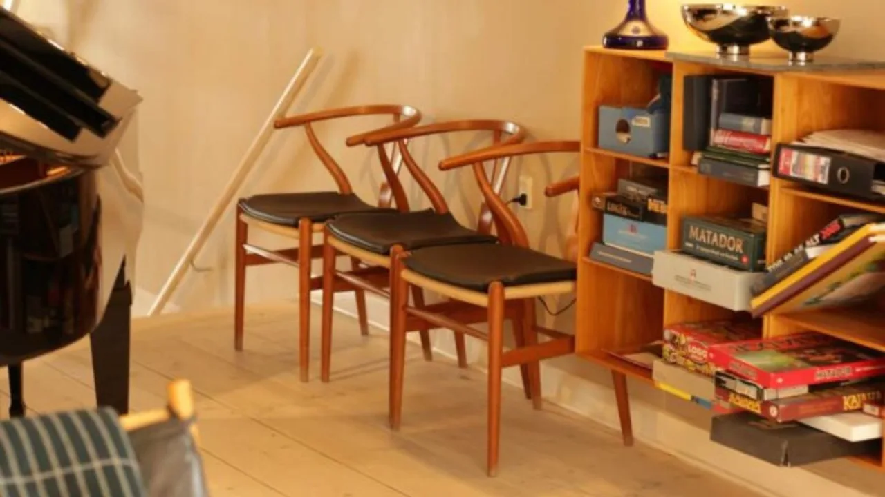 Townhouse Retreat With Danish Modern Style photo 4