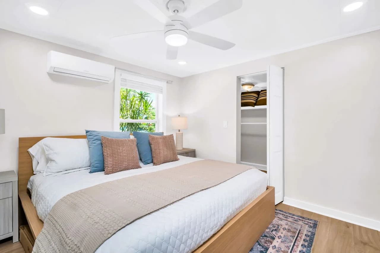 Cozy Beachfront Cottage in Tampa Bay Area photo 5