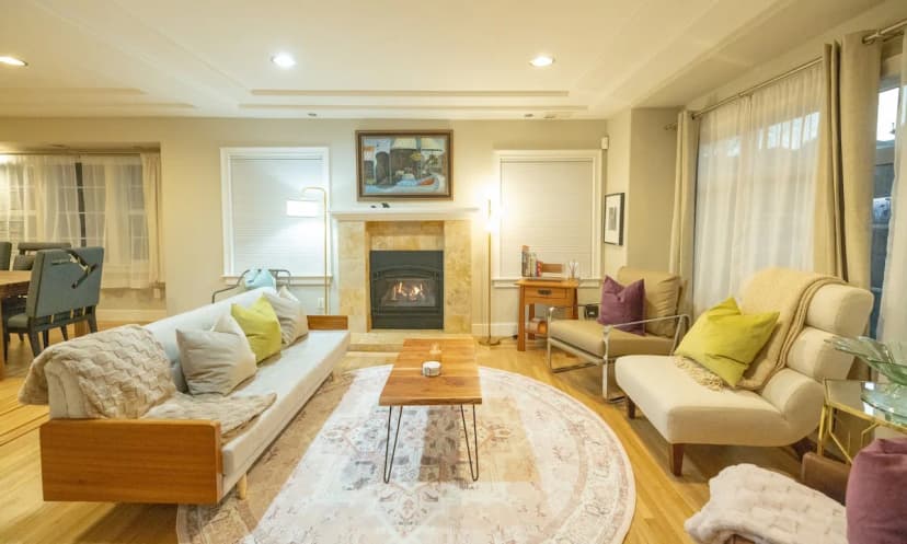 Luxury Glenview Retreat with Stunning Amenities