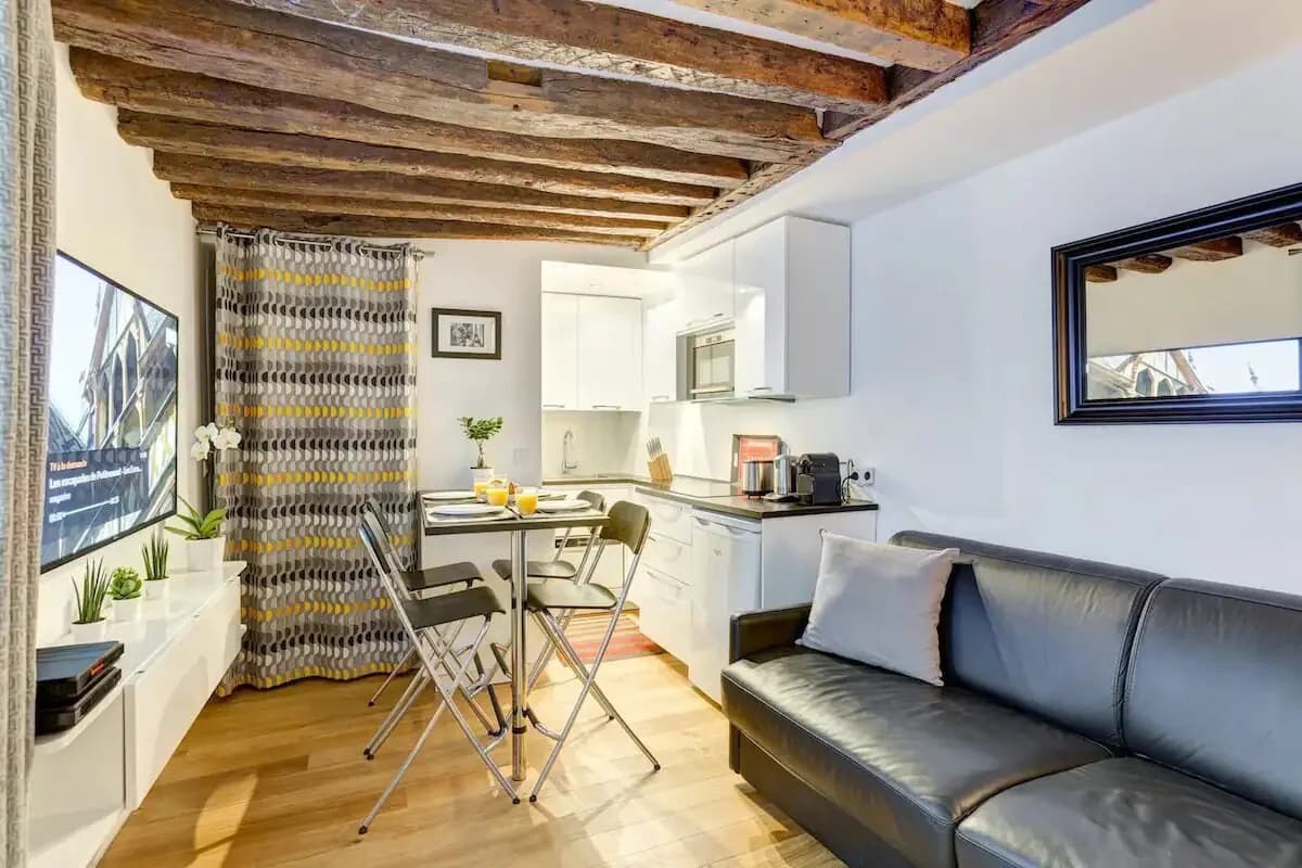 Stylish Apartment in Le Marais photo 4