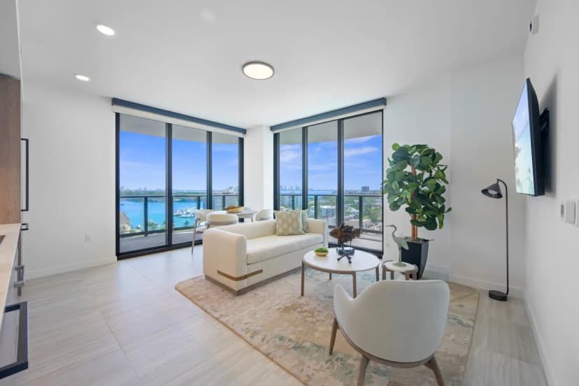 Classy Beach Access Apartment in Miami Beach