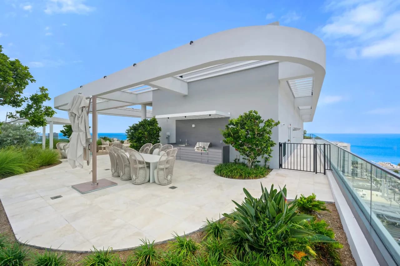 Classy Beach Access Apartment in Miami Beach photo 2