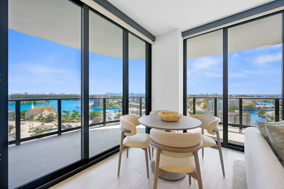 Classy Beach Access Apartment in Miami Beach photo 4