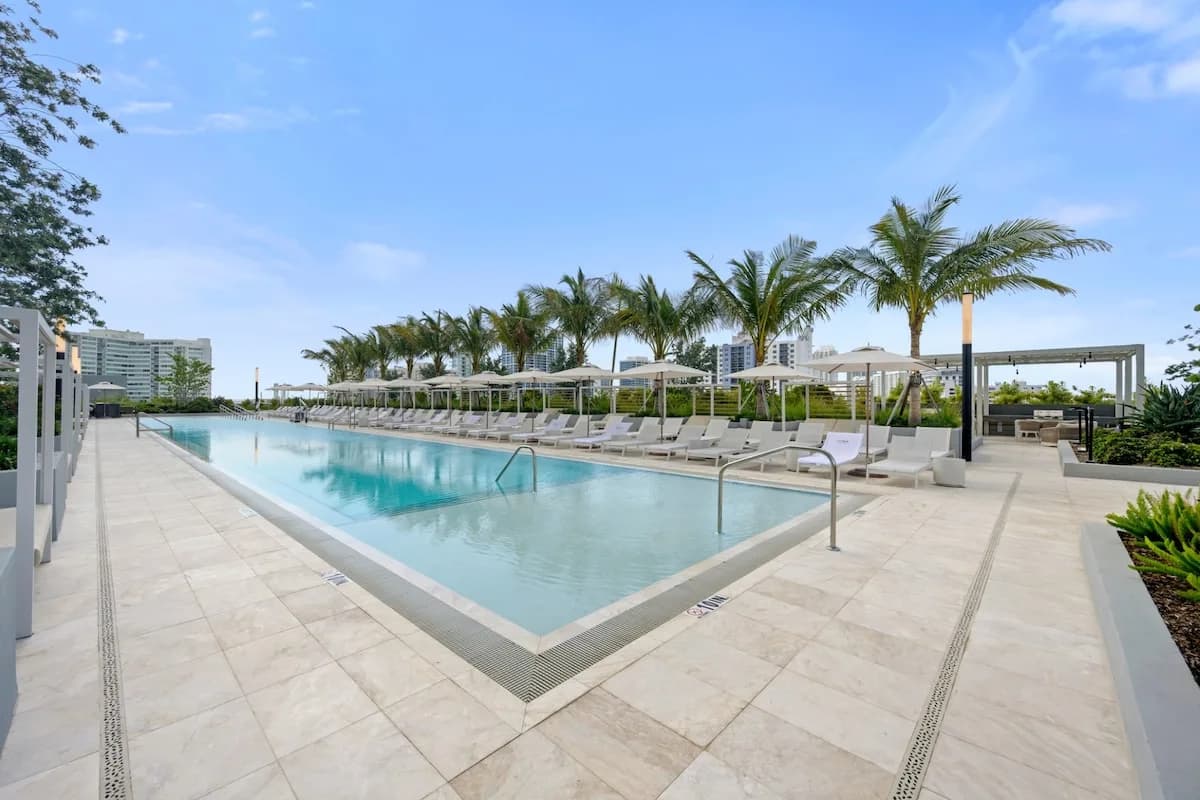 Beachfront Apartment in Miami Beach photo 5