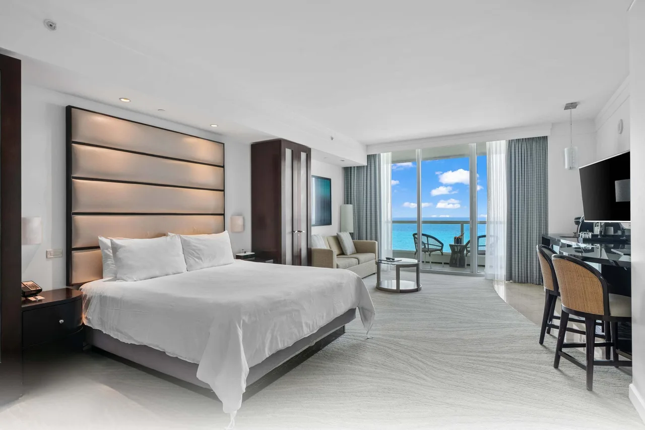 Beachfront Studio Retreat in Miami Beach photo 3