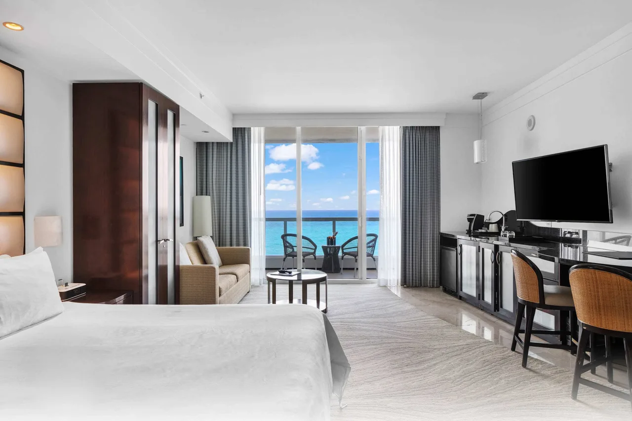 Beachfront Studio Retreat in Miami Beach photo 4
