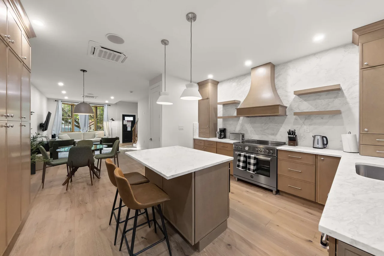 Stylish Townhouse Oasis in Greenpoint, New York City photo 4