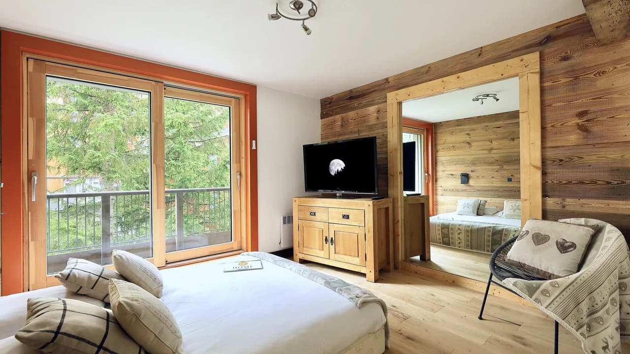 Charming Courchevel Stay With Modern Comfort photo 2