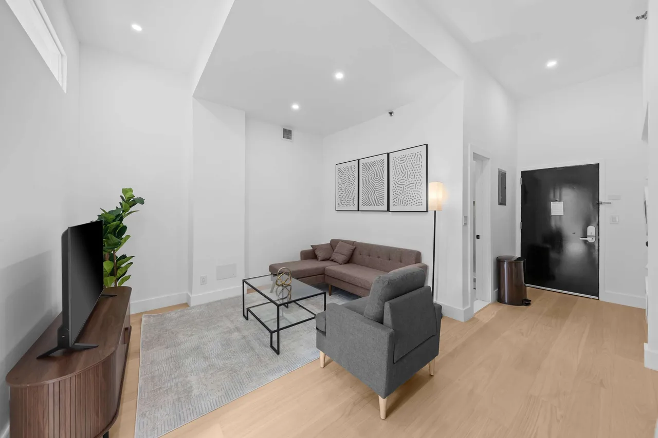 Stylish Two-Bedroom Apartment in East Village photo 2