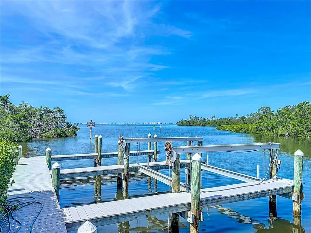 Waterfront Retreat in Florida photo 2