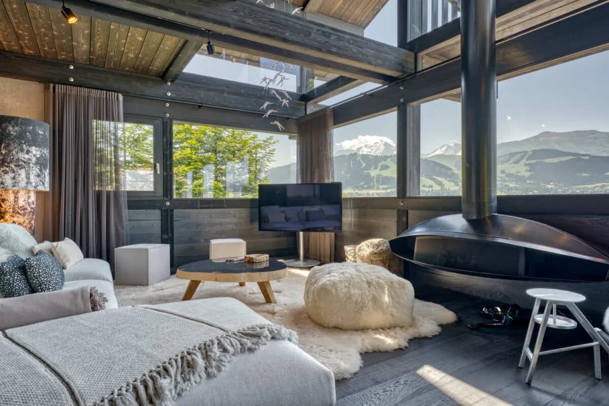 Refined Luxury Chalet with Mountain Panorama