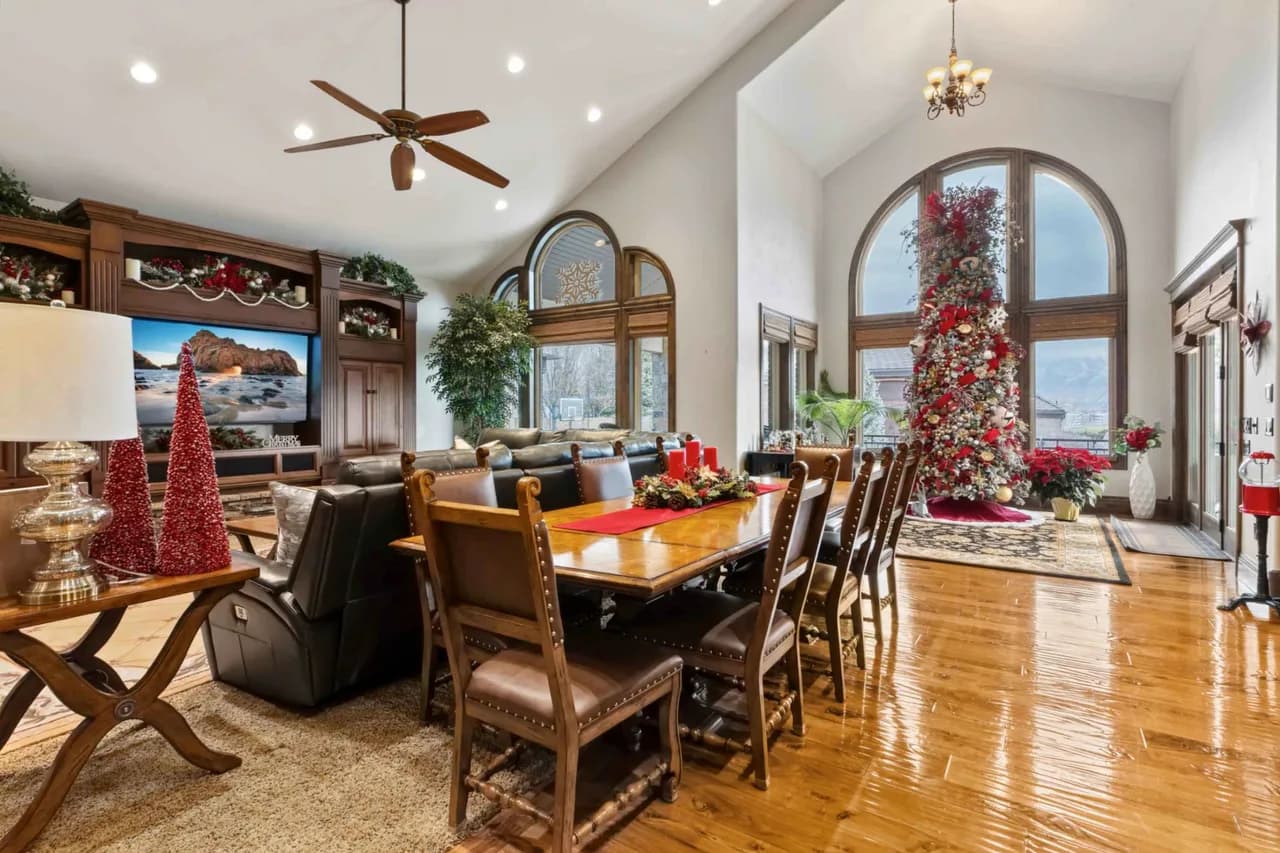 Luxury House with Indoor Pickleball in Utah photo 3