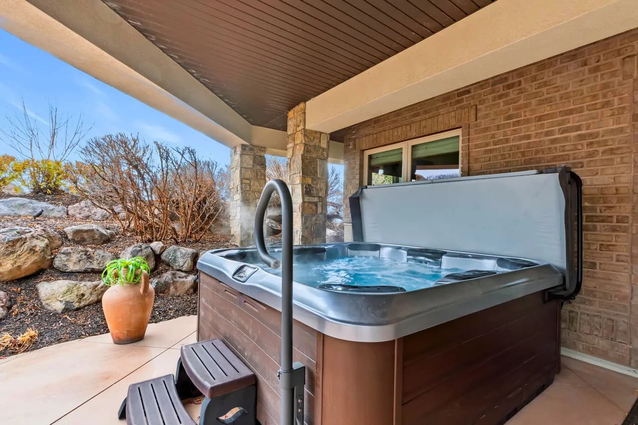 Luxury House with Indoor Pickleball in Utah photo 4