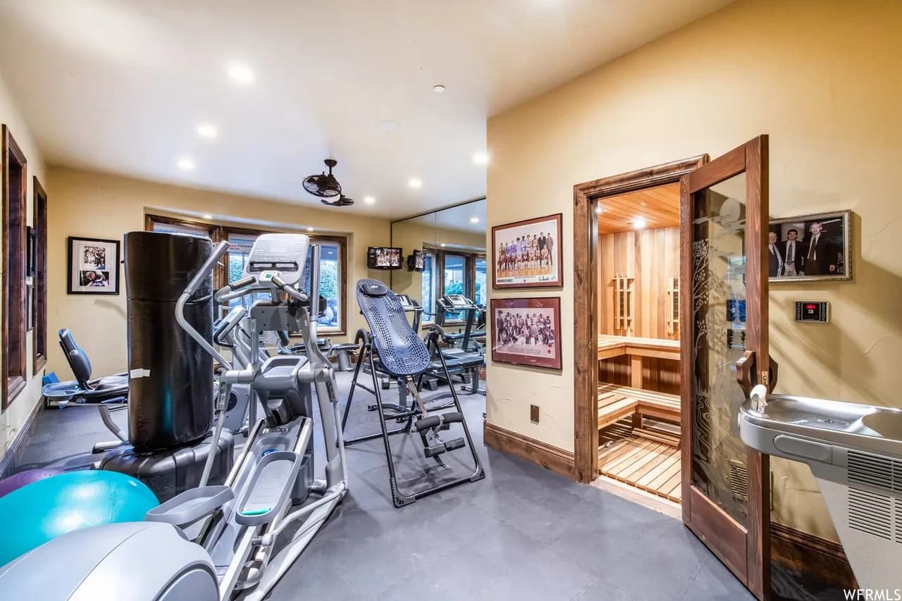 Luxury House with Indoor Pickleball in Utah photo 5