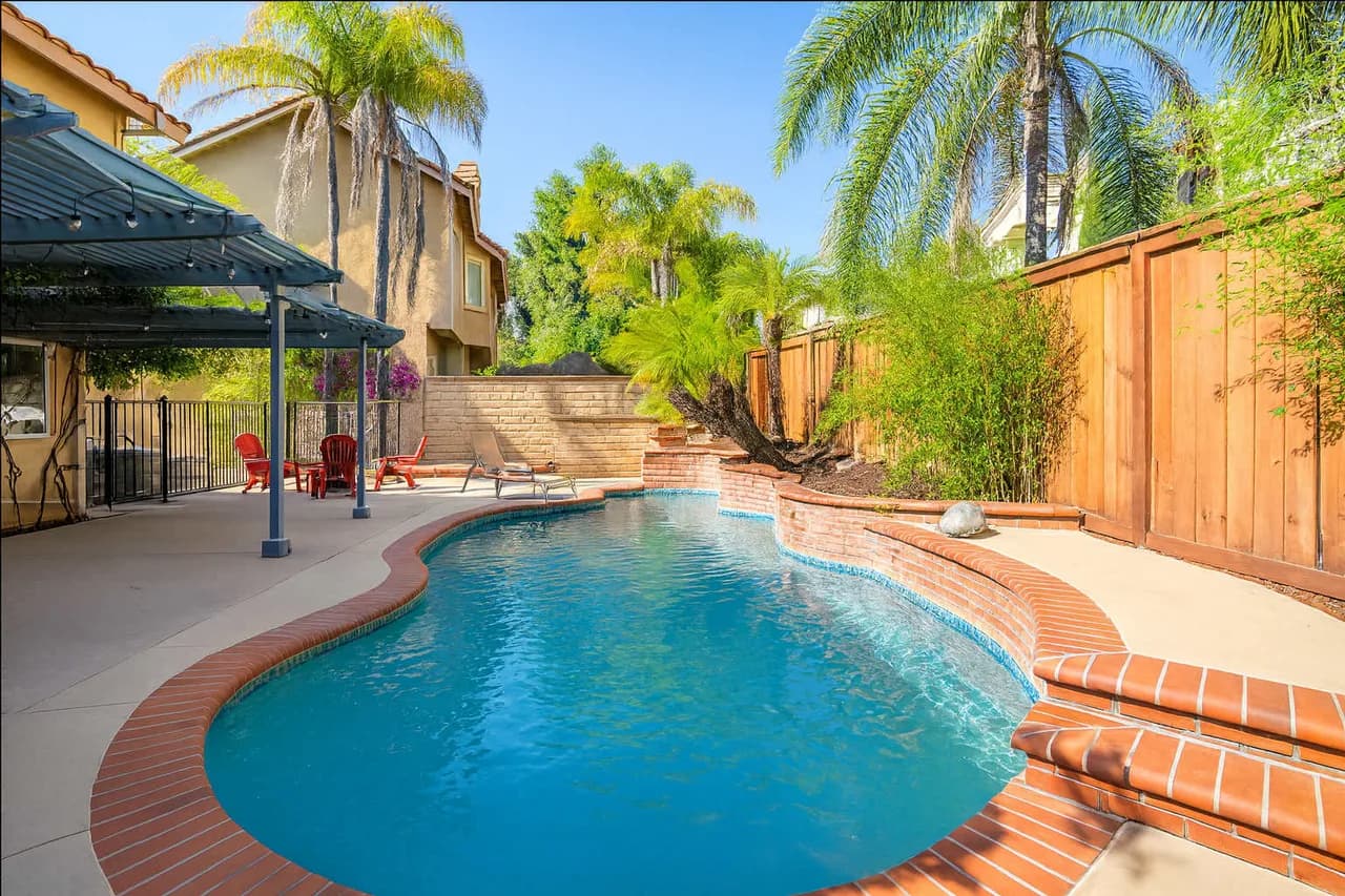 Tranquil Poolside House in California Wine Country photo 2