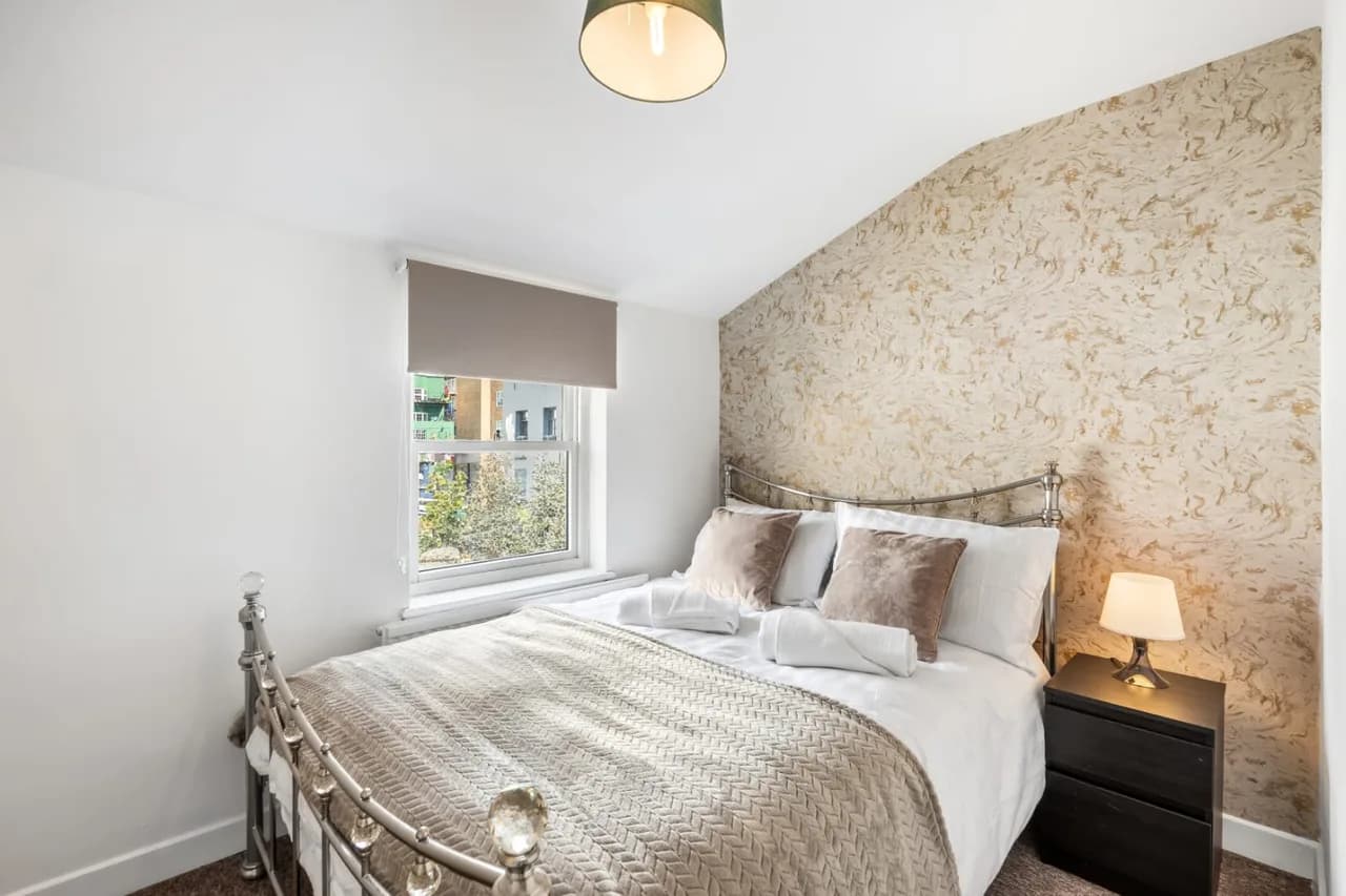 Beachside Apartment with Free Parking in Brighton photo 5