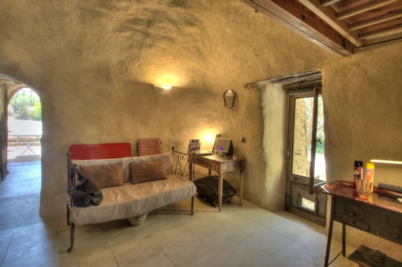 Quiet Poolside House in Luberon photo 4