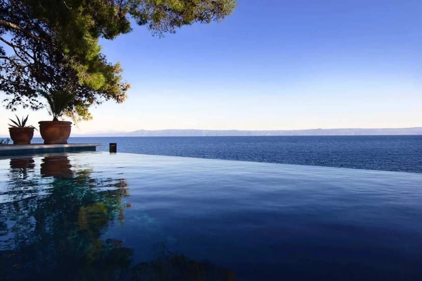 Luxury Coastal Villa Steps From Sea