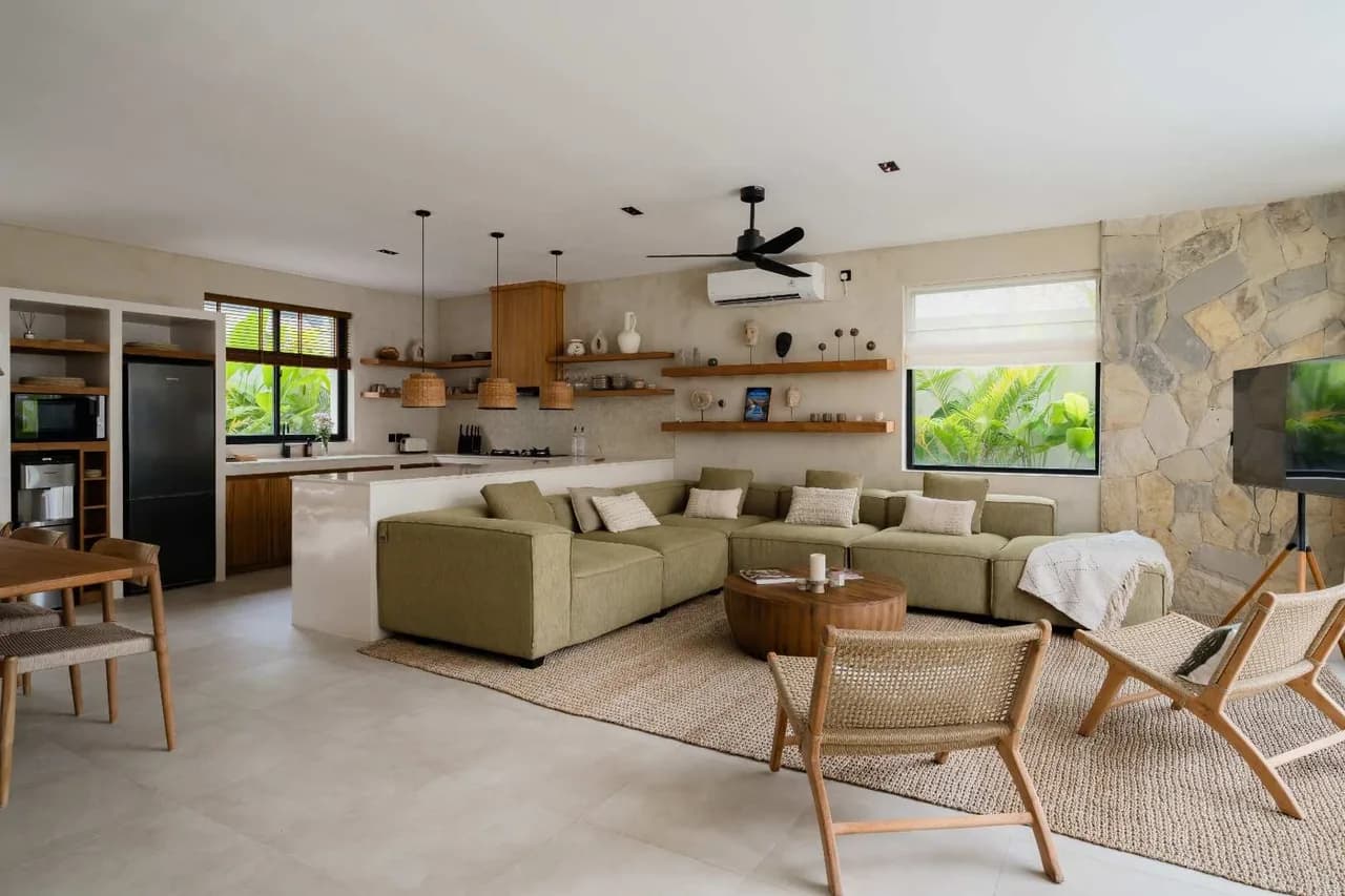 Modern Two Bedroom Pool Escape photo 3