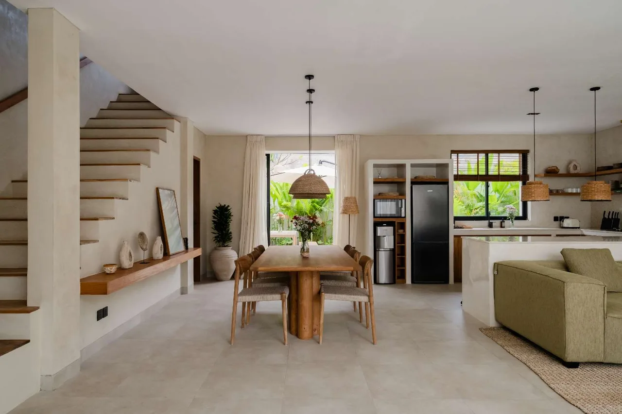 Modern Two Bedroom Pool Escape photo 5