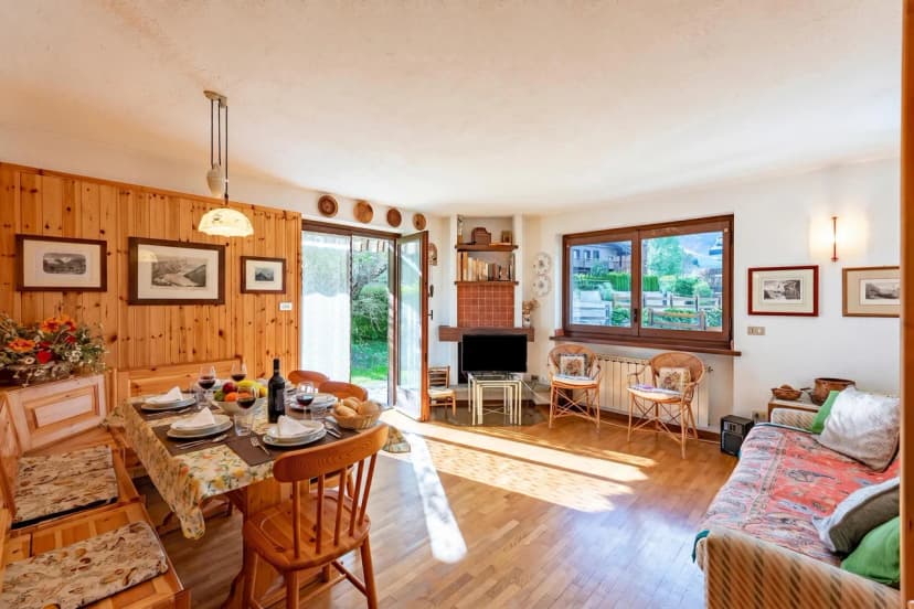 Family Apartment Steps From Ski Lifts