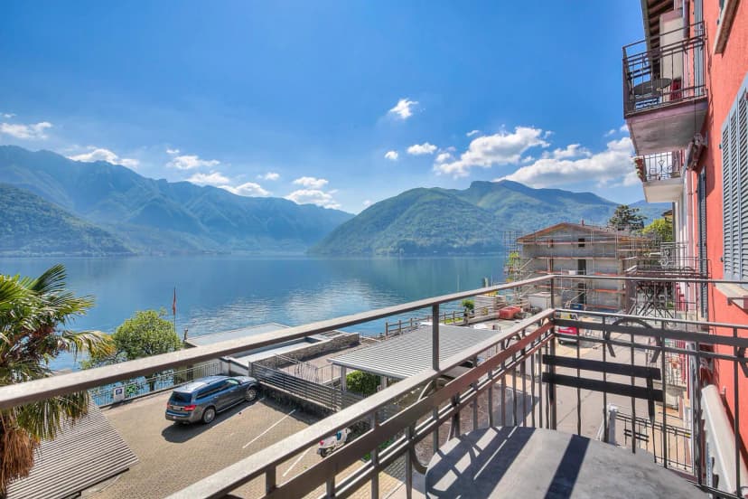 76 The Lake House Mercurio