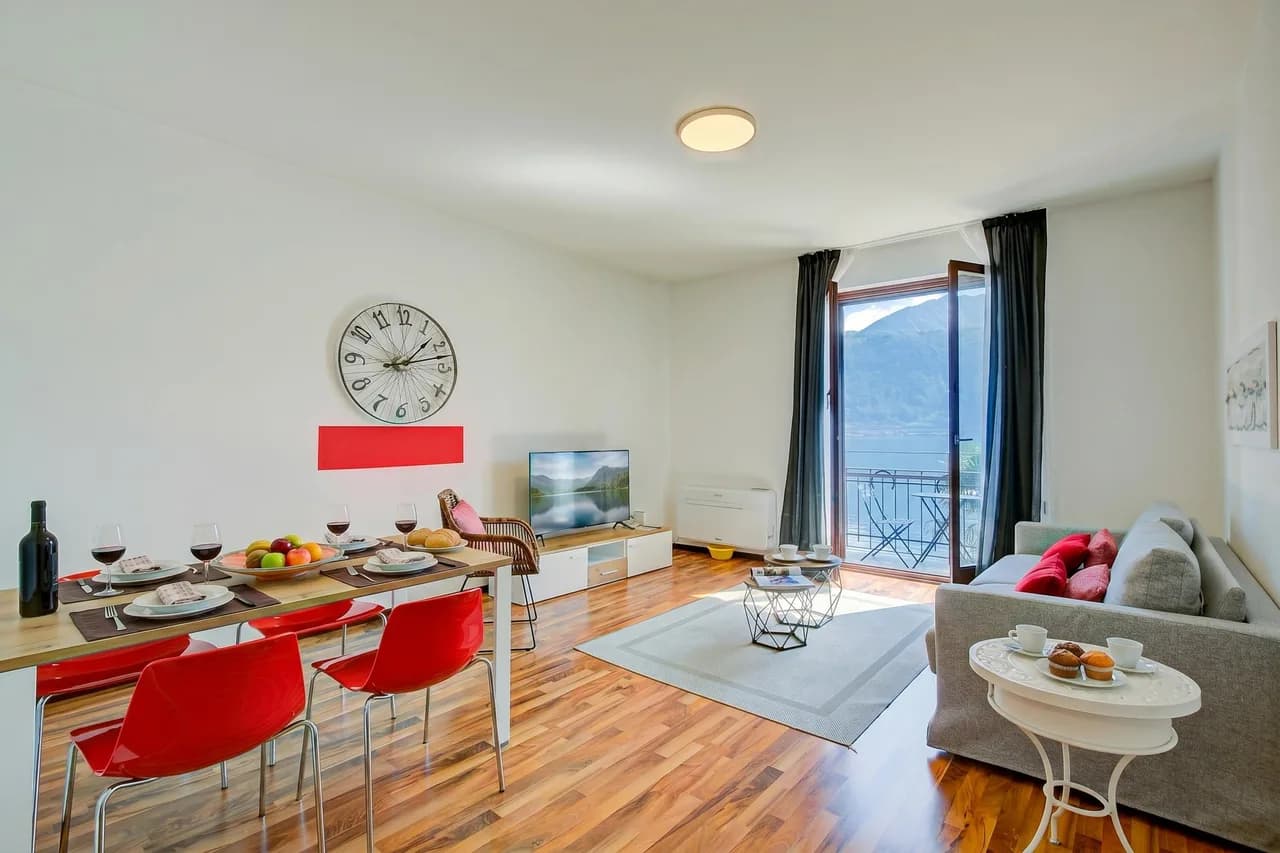 Lakeside One-Bedroom Apartment in Ticino photo 2