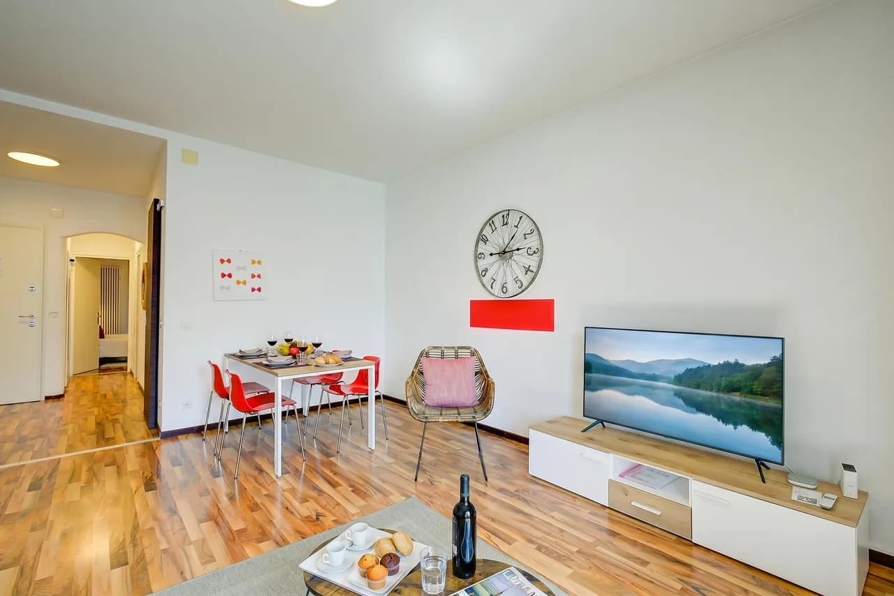 Lakeside One-Bedroom Apartment in Ticino photo 3