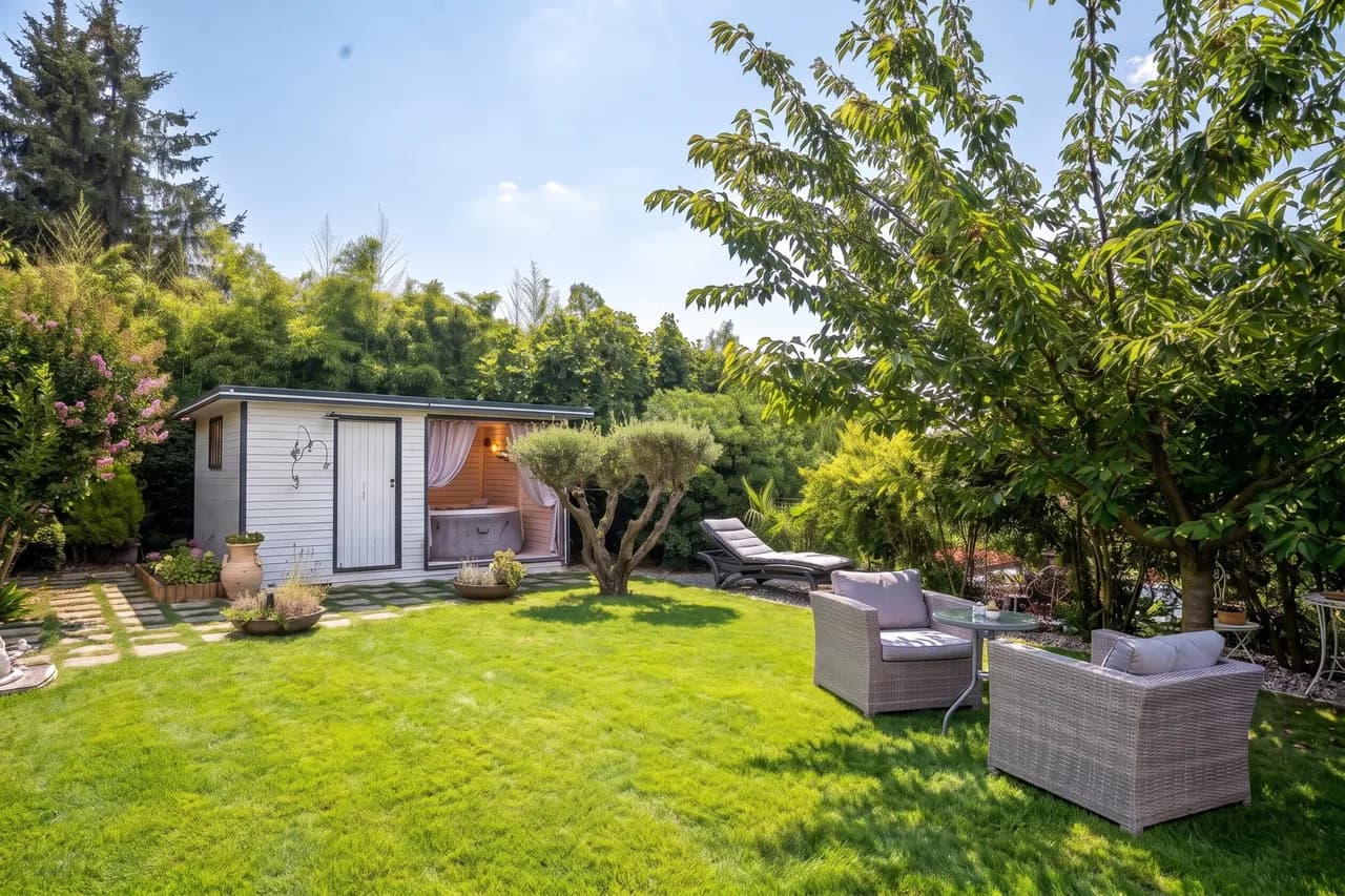 Gaja 2 Bdr Apt w Shared Jacuzzi & Garden near Portorož