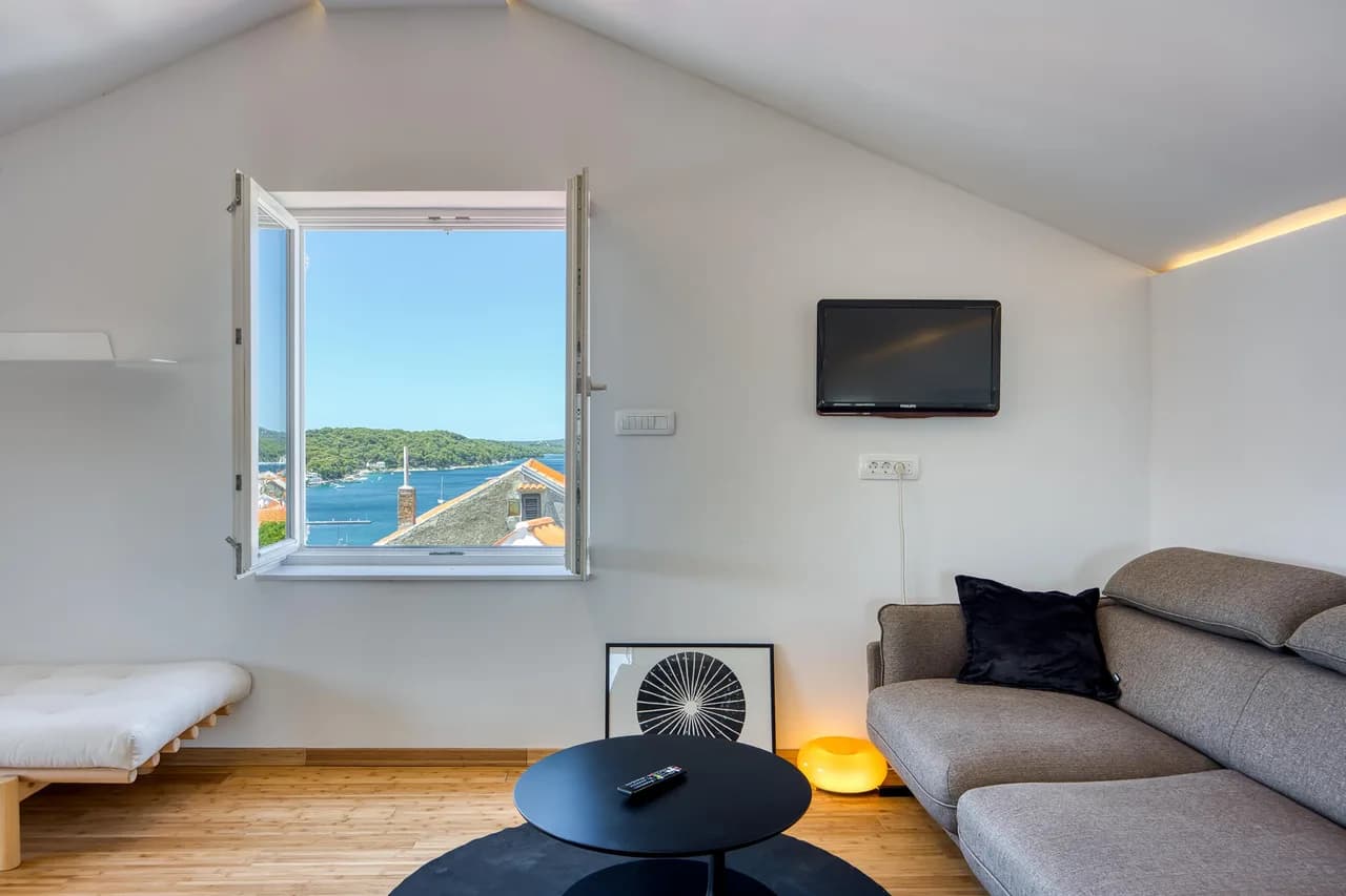 1BR Star Wars Inspired Duplex Loft /w Sea View photo 2