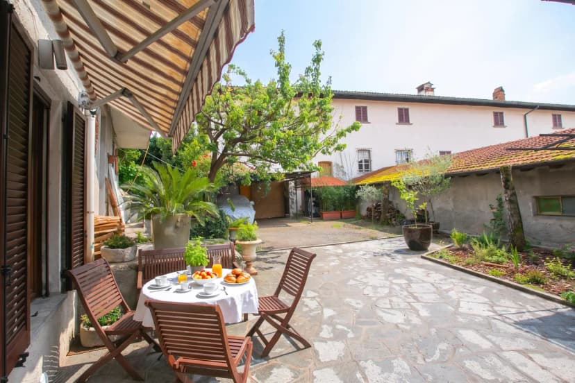 The Place to Be, Outdoor dining