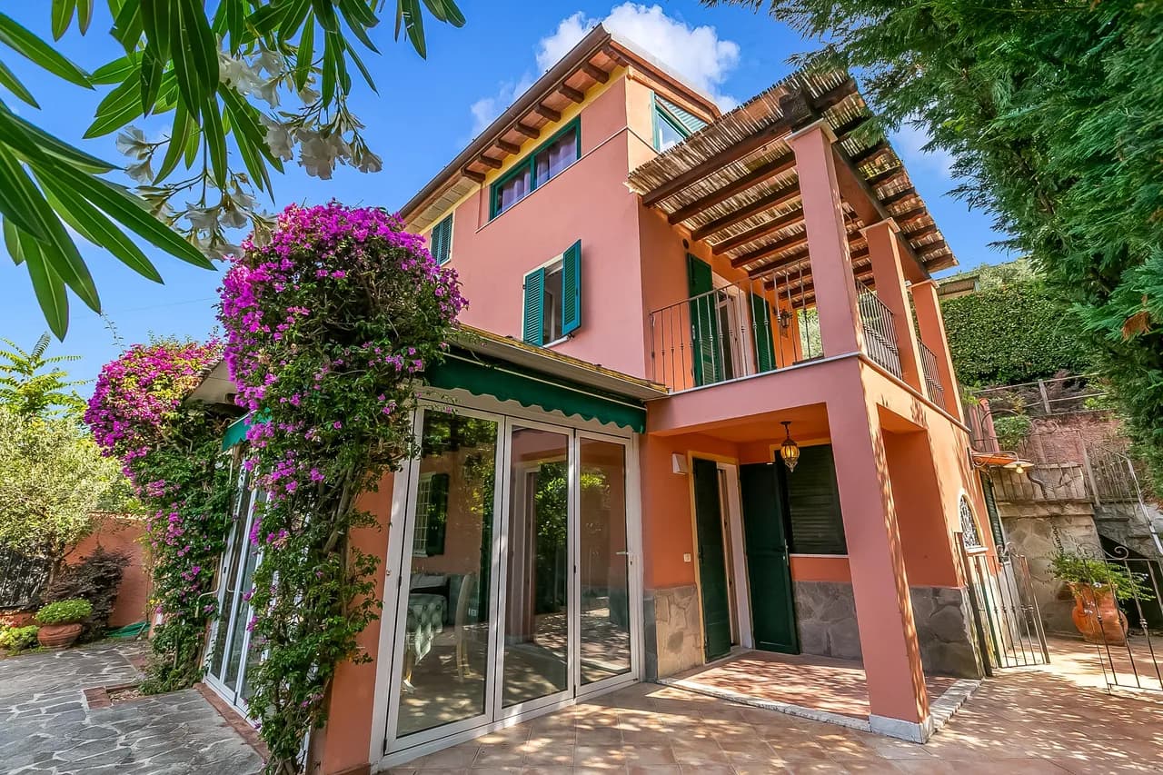 Panoramic View Villa in Seravezza photo 2