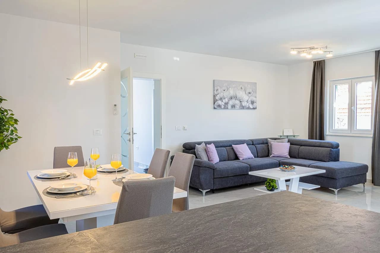 Balcony Apartment with Parking in Ciovo photo 5